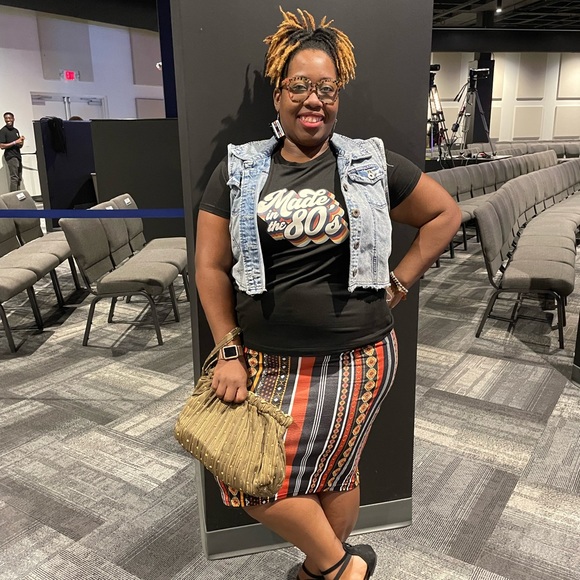 Meet your Posher, Latoya - Picture 2 of 9